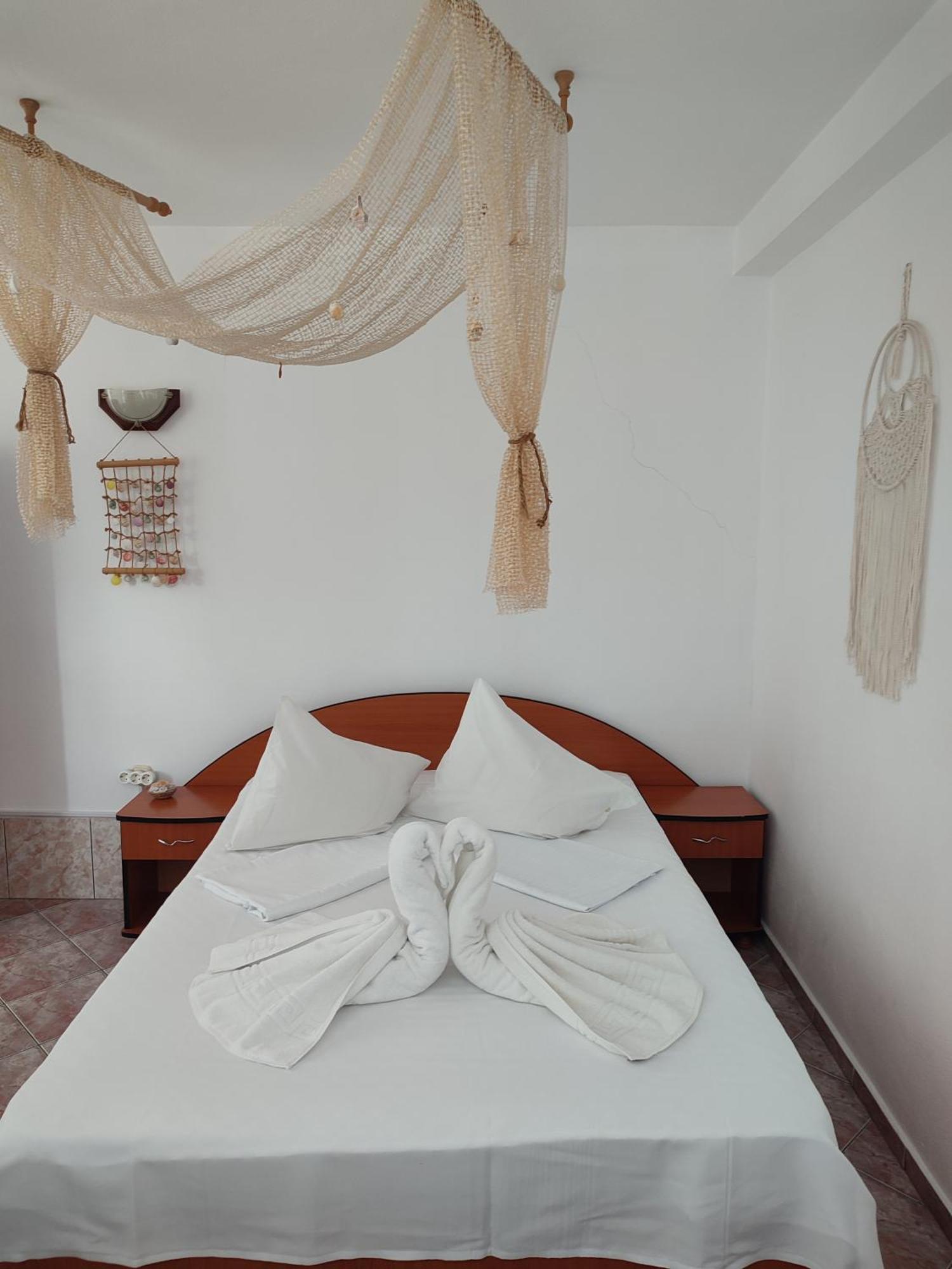 Hotel Casa Ellamy à Două Mai Extérieur photo