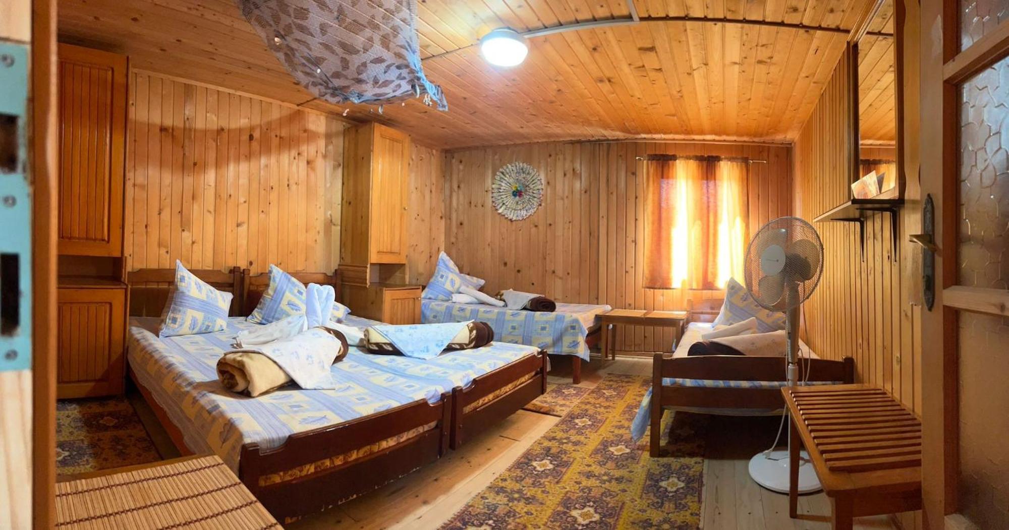 Hotel Casa Ellamy à Două Mai Extérieur photo