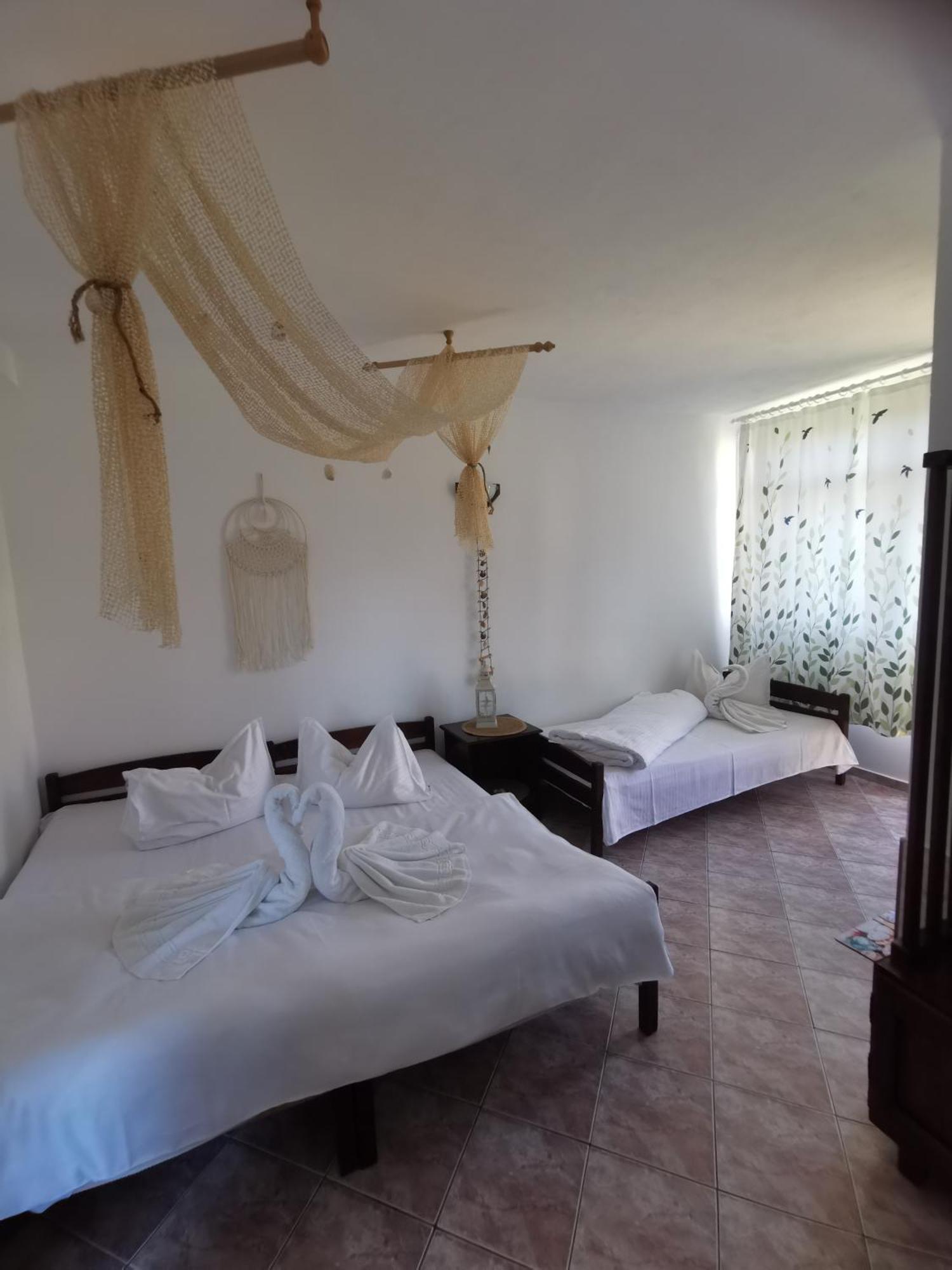 Hotel Casa Ellamy à Două Mai Extérieur photo